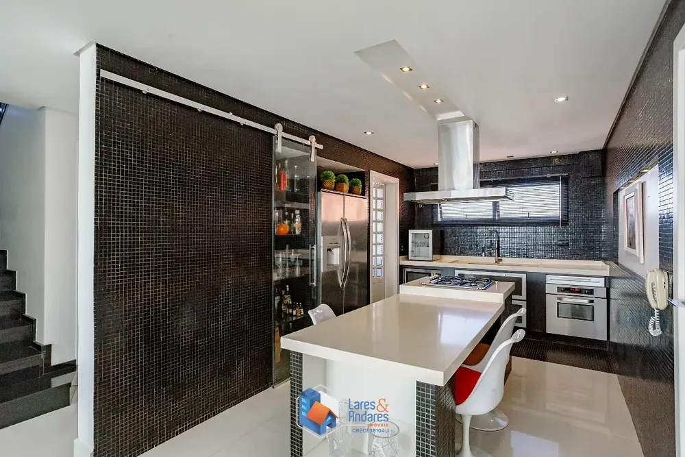 Cobertura, 3 quartos, 197 m² - Foto 3