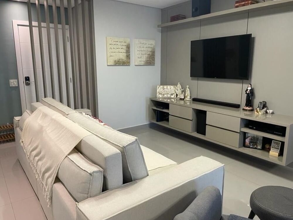 Apartamento à venda com 3 quartos, 161m² - Foto 2