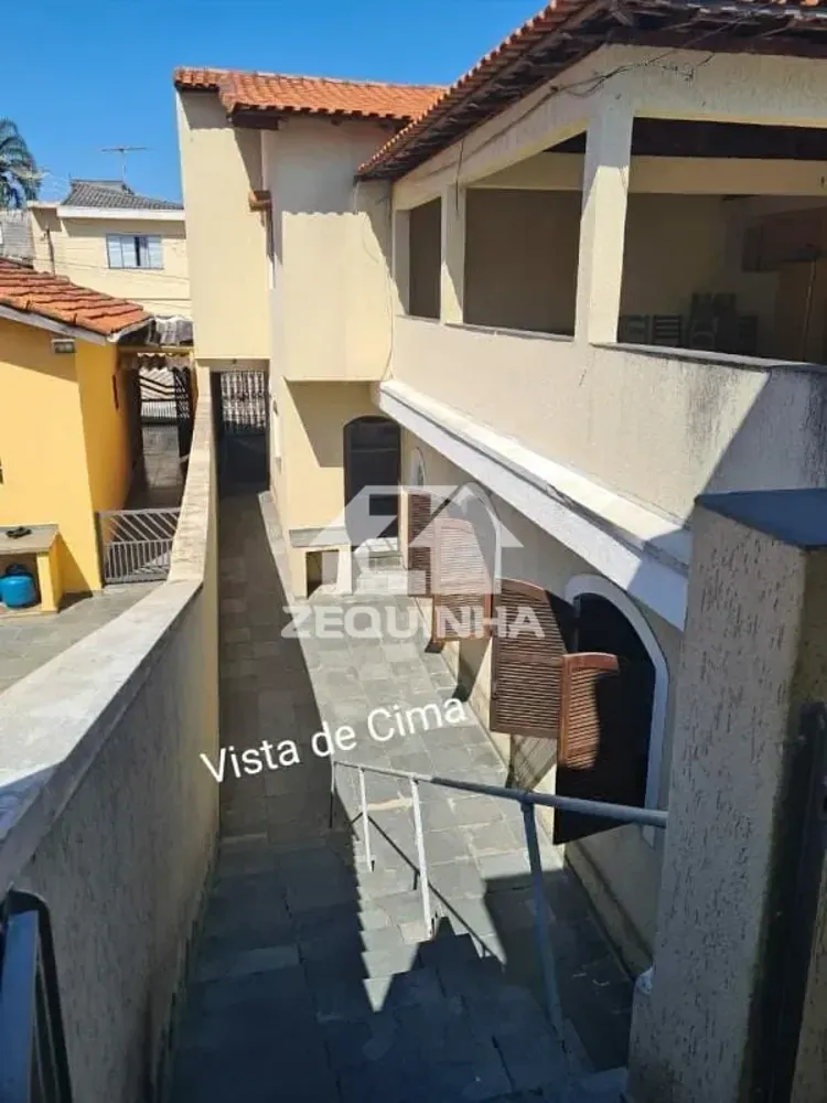 Casa, 3 quartos, 236 m² - Foto 1