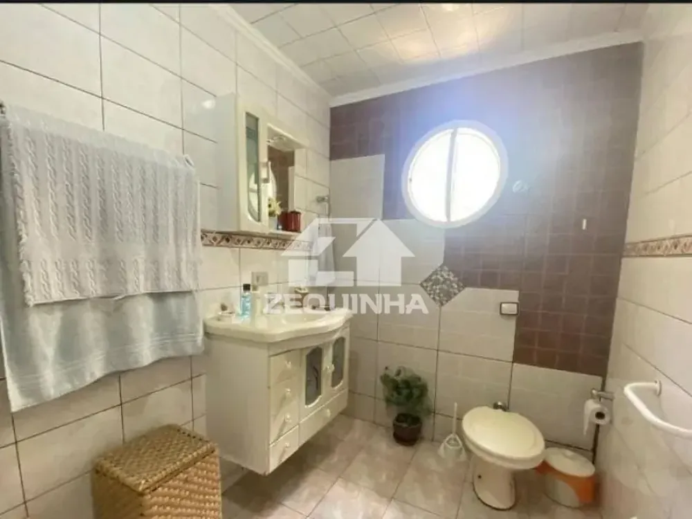 Casa, 3 quartos, 217 m² - Foto 1