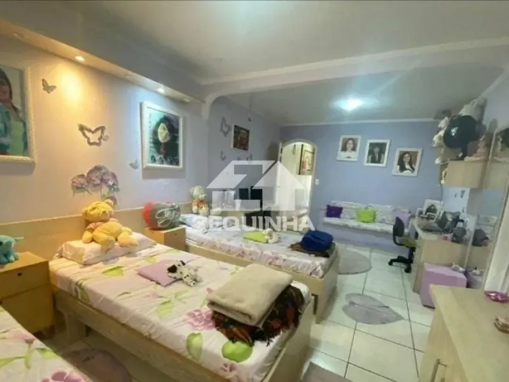 Casa, 3 quartos, 217 m² - Foto 8