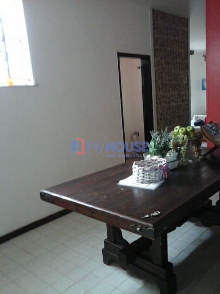 Casa à venda com 3 quartos, 200m² - Foto 1