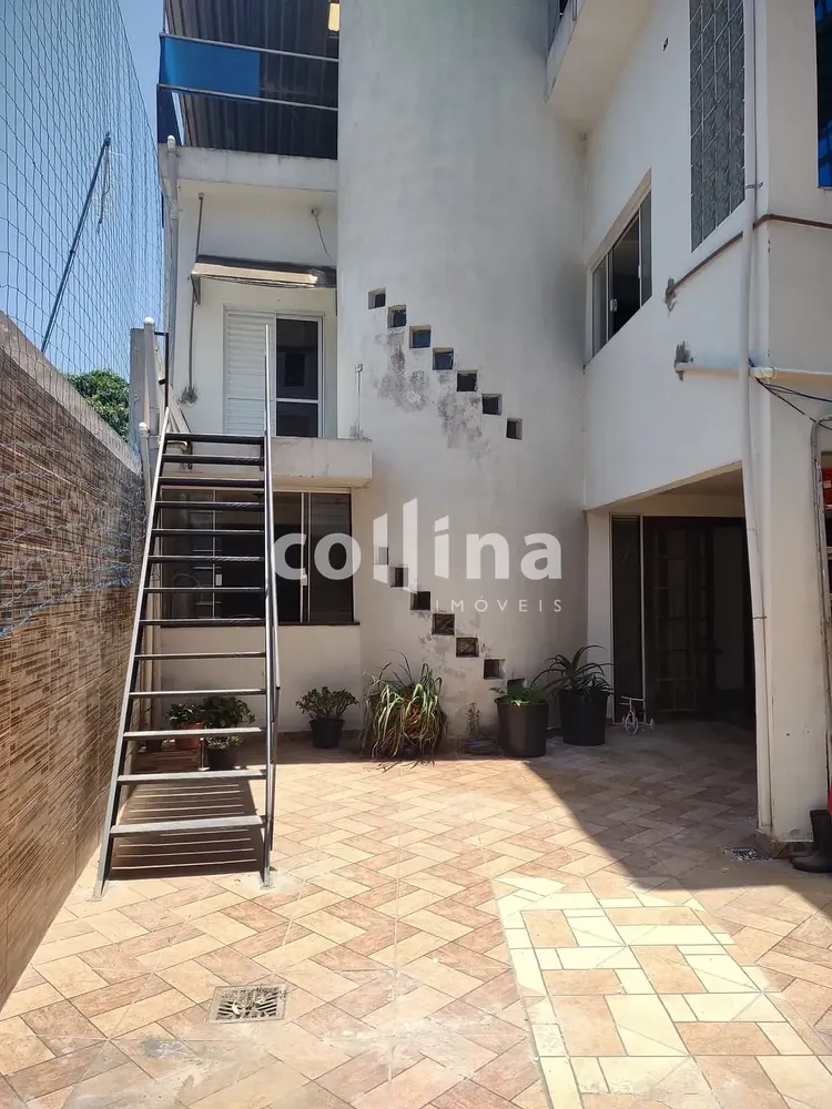 Sobrado, 8 quartos, 350 m² - Foto 2