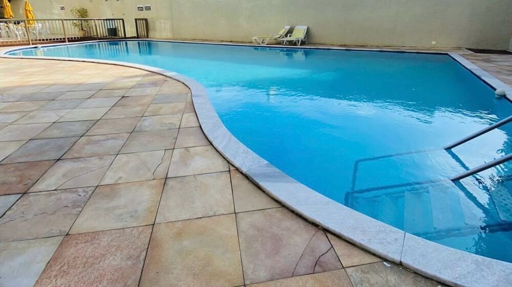 Apartamento à venda com 3 quartos, 121m² - Foto 2