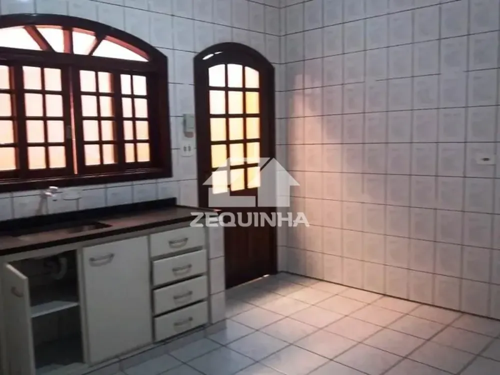 Casa, 3 quartos, 296 m² - Foto 1
