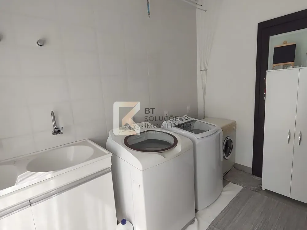 Chácara, 3 quartos, 2500 m² - Foto 1