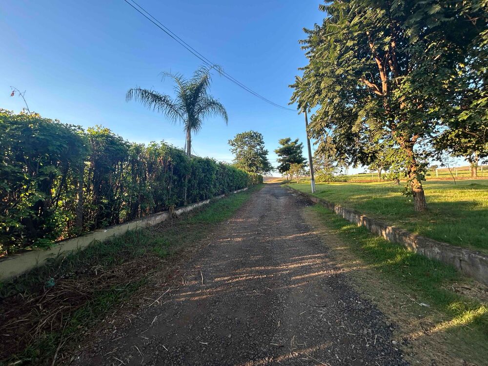 Chácara à venda com 4 quartos, 400m² - Foto 2