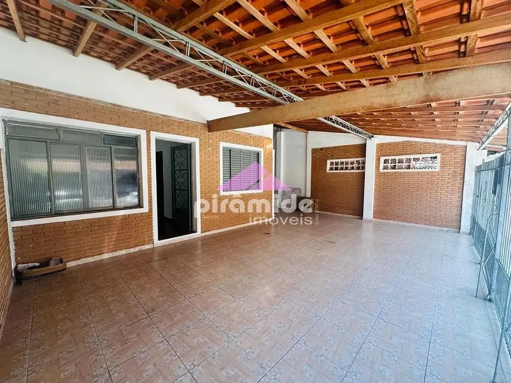 Casa, 4 quartos, 205 m² - Foto 1