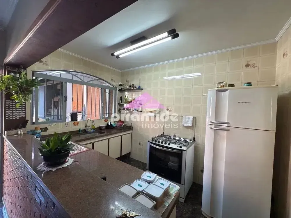 Casa, 3 quartos, 238 m² - Foto 3