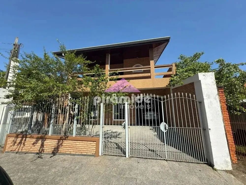 Casa, 3 quartos, 238 m² - Foto 2