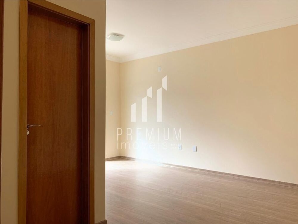 Apartamento à venda com 4 quartos, 235m² - Foto 2