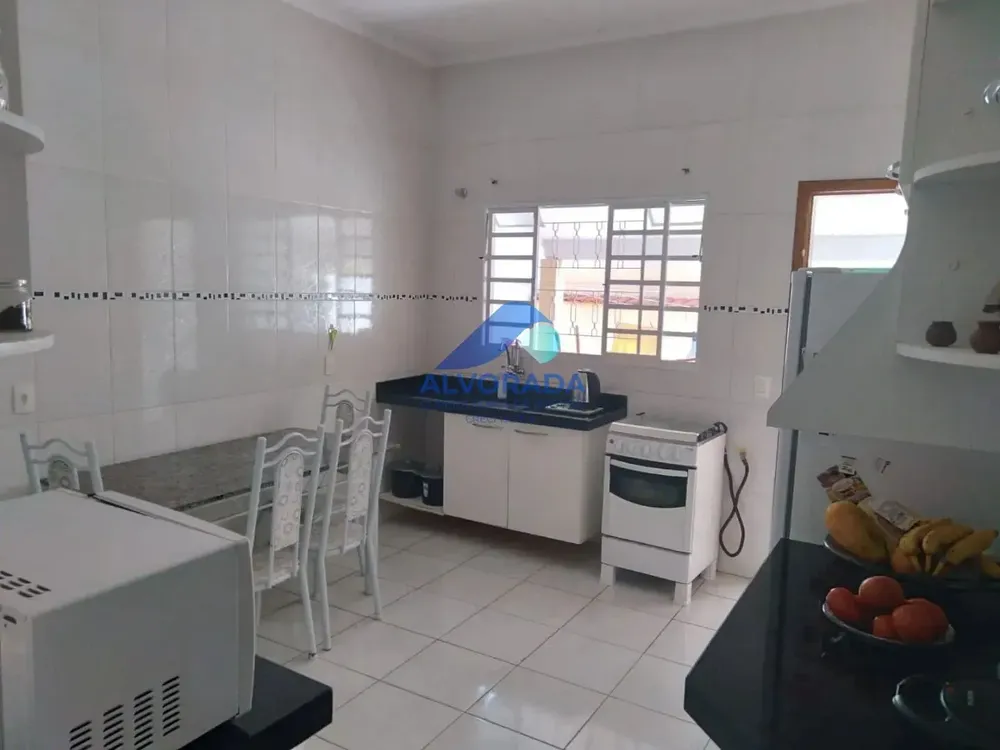 Casa, 3 quartos, 141 m² - Foto 3