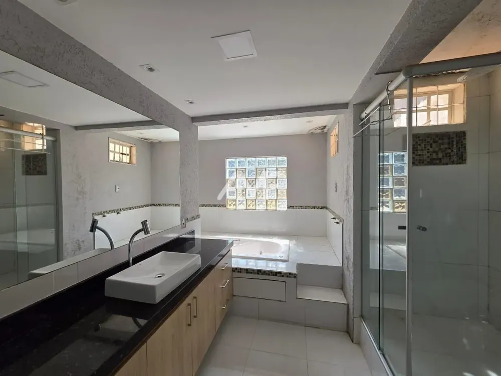 Casa, 4 quartos, 302 m² - Foto 2