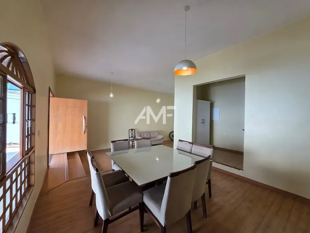 Casa, 4 quartos, 302 m² - Foto 3
