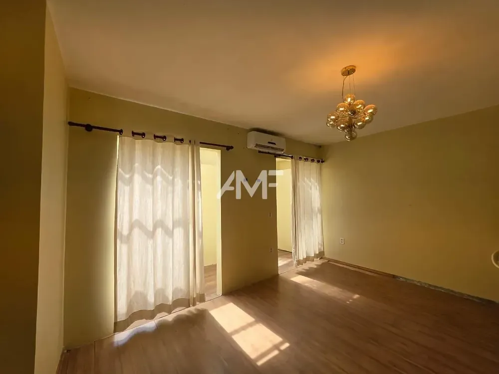 Casa, 4 quartos, 302 m² - Foto 1