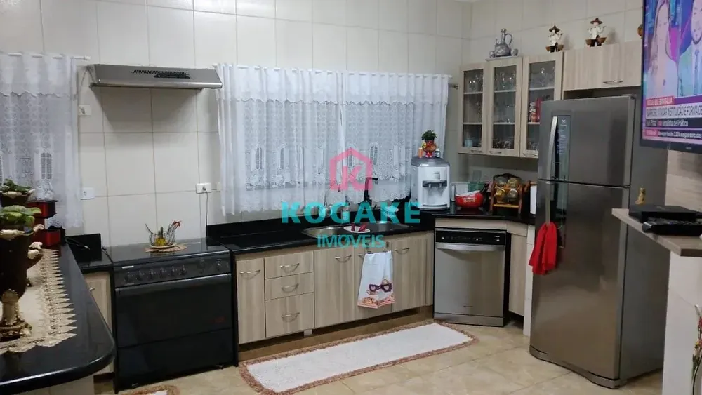 Casa, 4 quartos, 378 m² - Foto 1