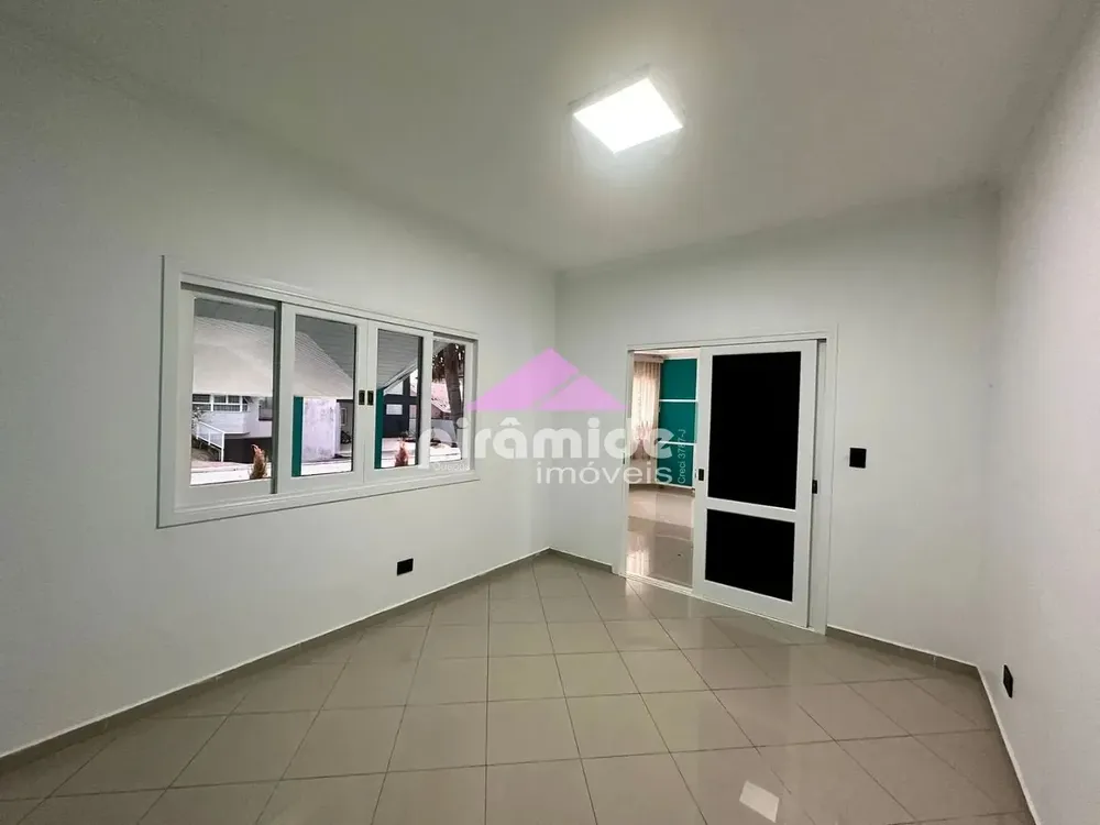 Casa, 4 quartos, 245 m² - Foto 4