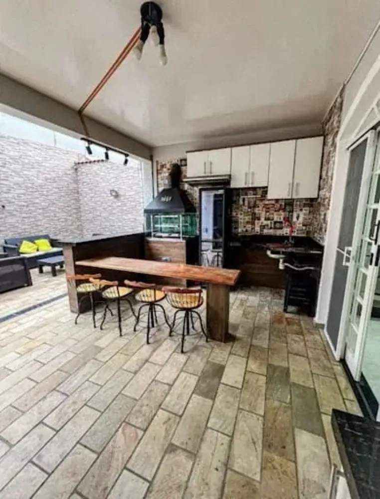 Casa, 4 quartos, 232 m² - Foto 1