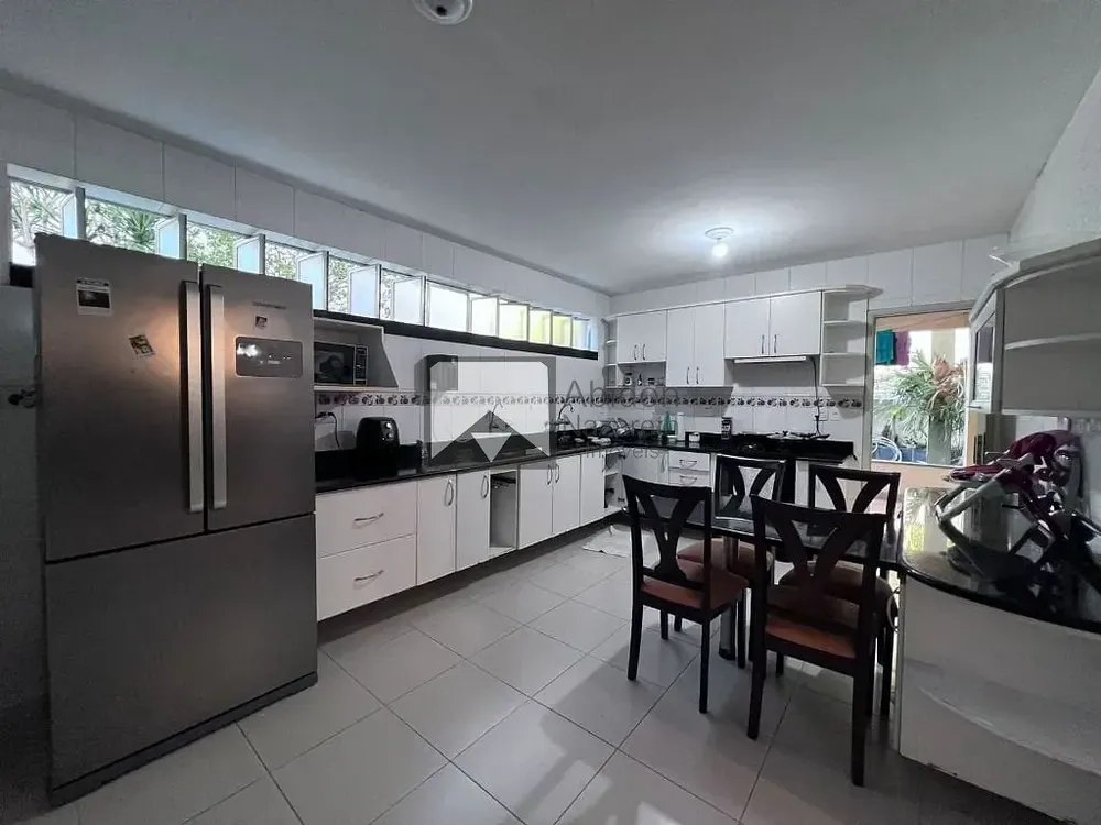 Casa, 10 quartos, 352 m² - Foto 4