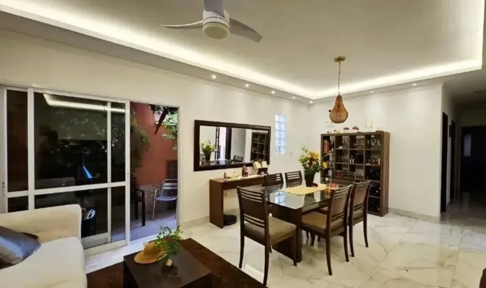 Casa, 3 quartos, 230 m² - Foto 1