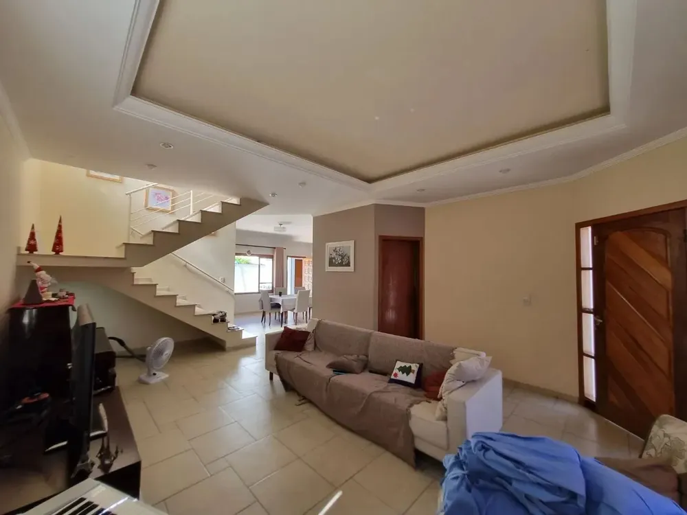 Casa, 4 quartos, 218 m² - Foto 2