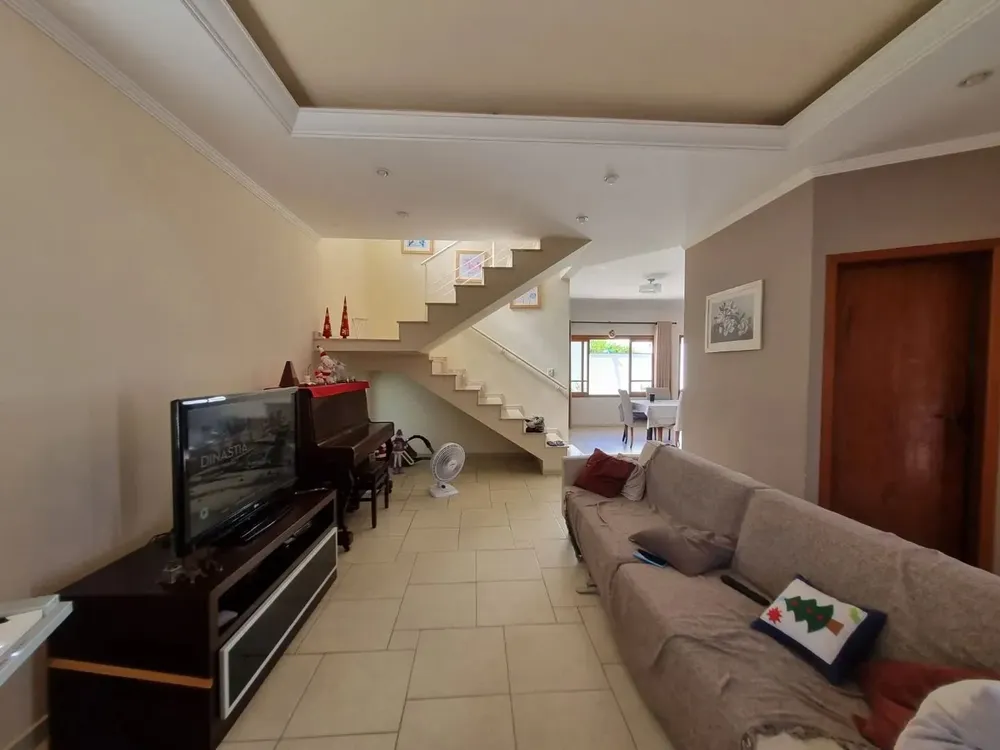 Casa, 4 quartos, 218 m² - Foto 3