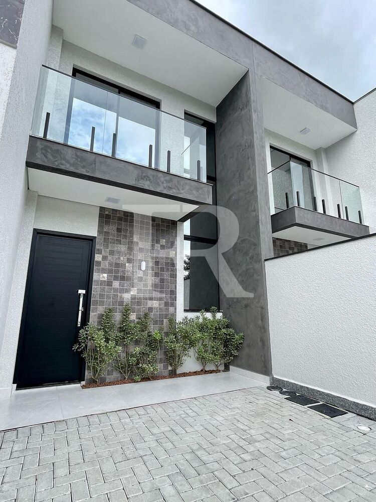 Casa à venda com 2 quartos, 84m² - Foto 1