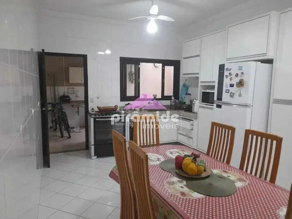 Casa, 4 quartos, 124 m² - Foto 1