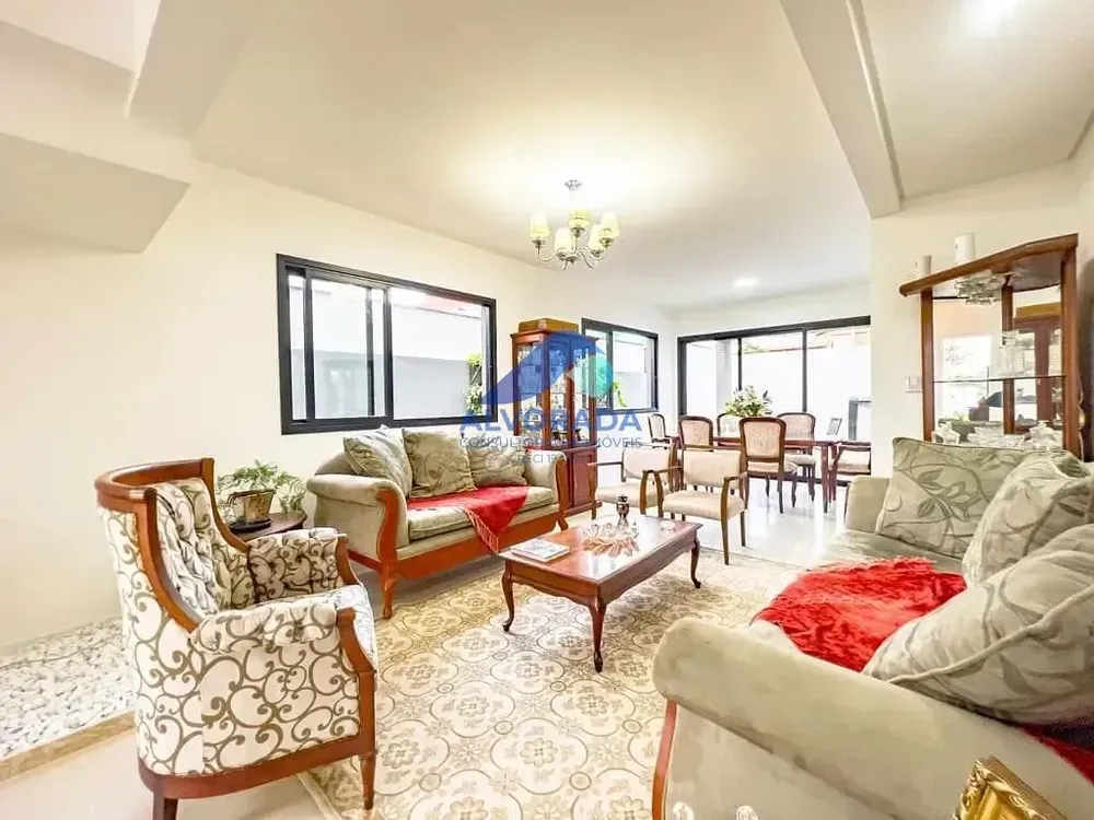 Sobrado, 3 quartos, 212 m² - Foto 1