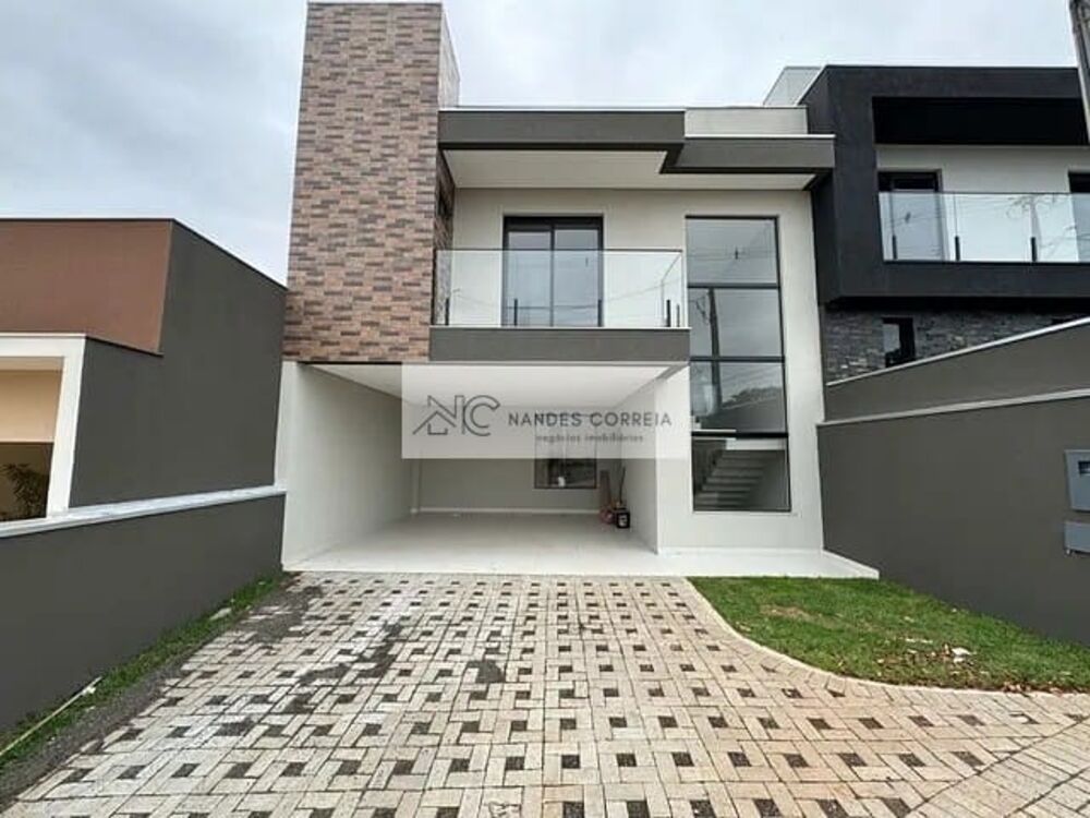 Casa à venda com 3 quartos, 141m² - Foto 1