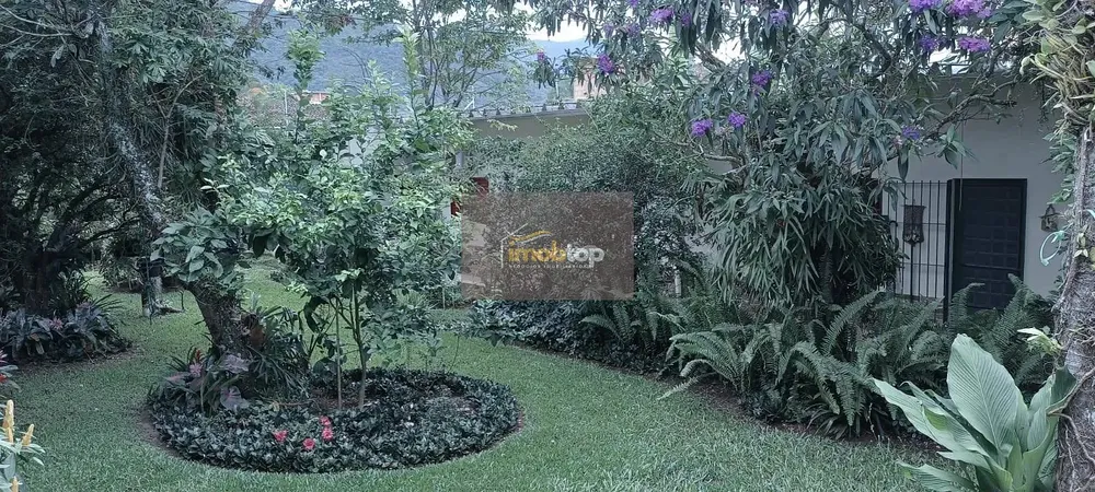 Casa, 6 quartos, 330 m² - Foto 2