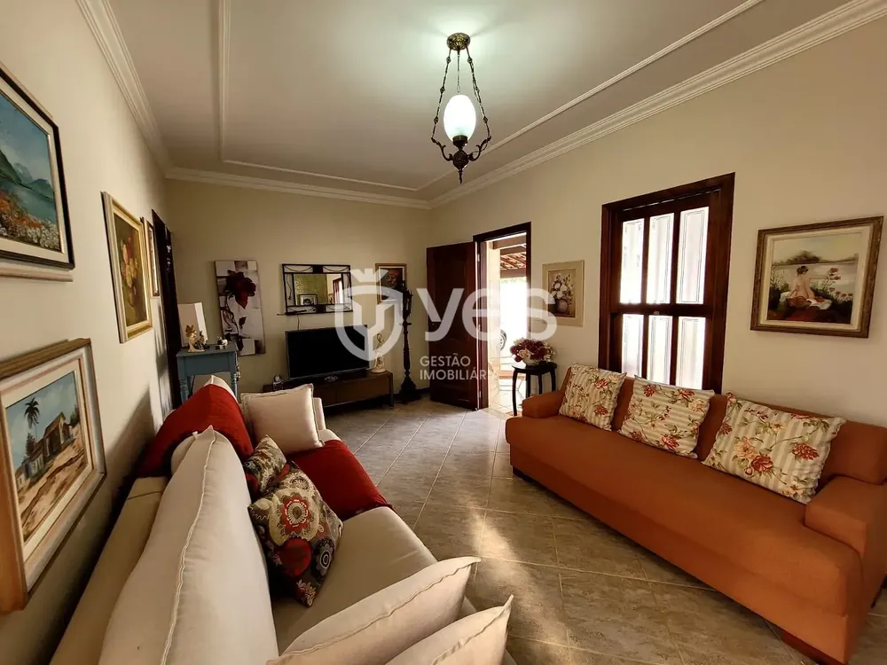 Casa, 4 quartos, 192 m² - Foto 1