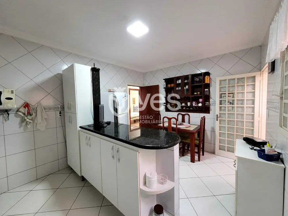 Casa, 4 quartos, 192 m² - Foto 3