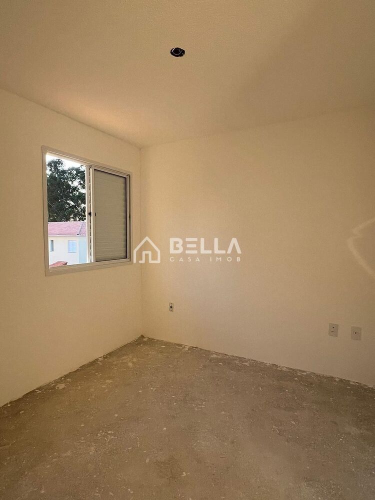 Casa à venda com 2 quartos, 68m² - Foto 1