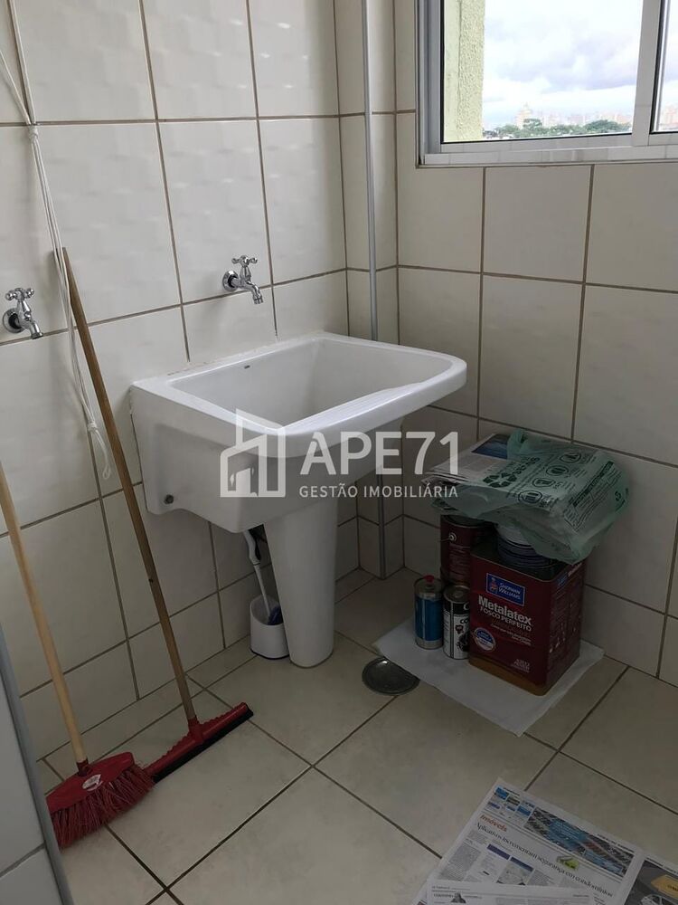 Apartamento à venda com 2 quartos, 76m² - Foto 4