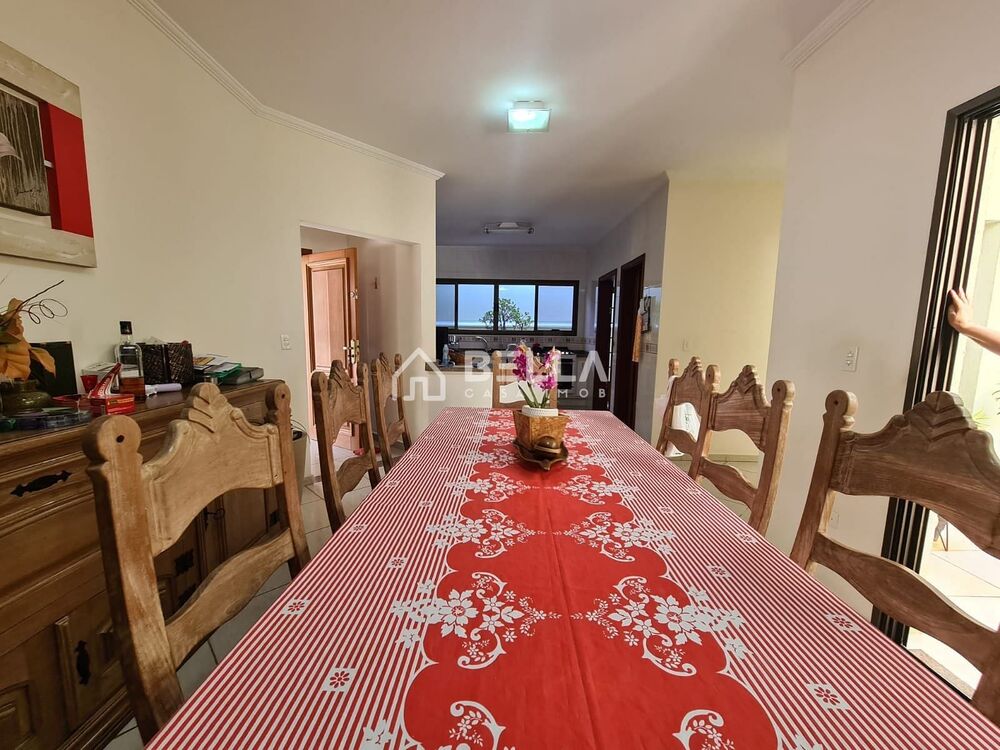 Casa à venda com 3 quartos, 156m² - Foto 1