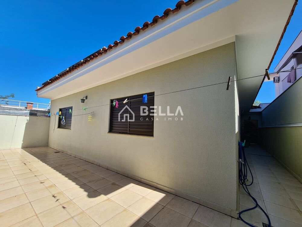 Casa à venda com 3 quartos, 156m² - Foto 3