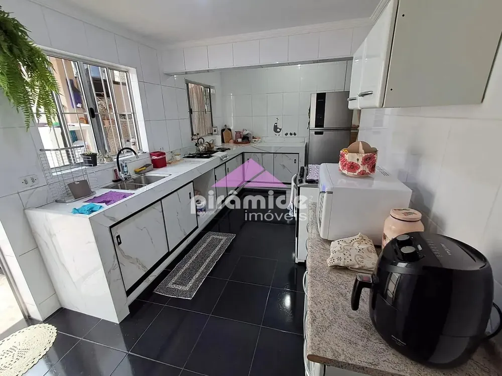 Casa, 4 quartos, 137 m² - Foto 3