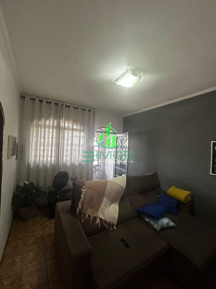 Casa à venda com 2 quartos, 60m² - Foto 4