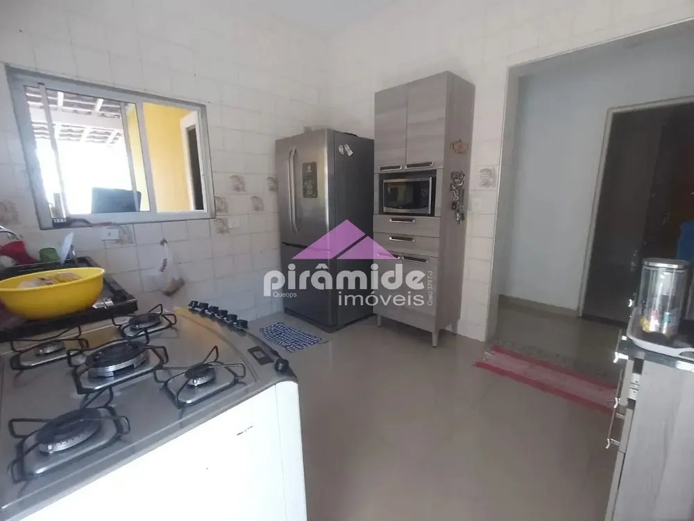 Casa, 3 quartos, 230 m² - Foto 1