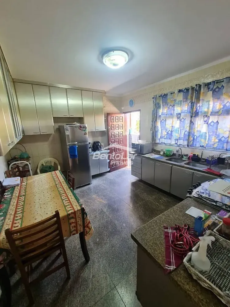 Casa, 5 quartos, 250 m² - Foto 3