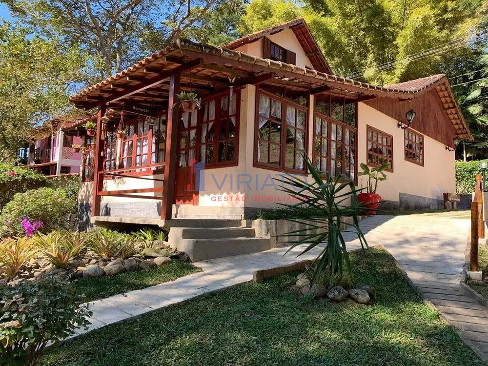 Chácara, 9 quartos, 2400 m² - Foto 1