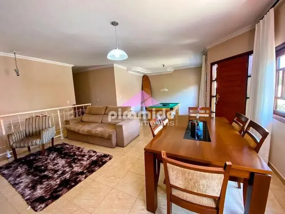 Casa, 4 quartos, 196 m² - Foto 1