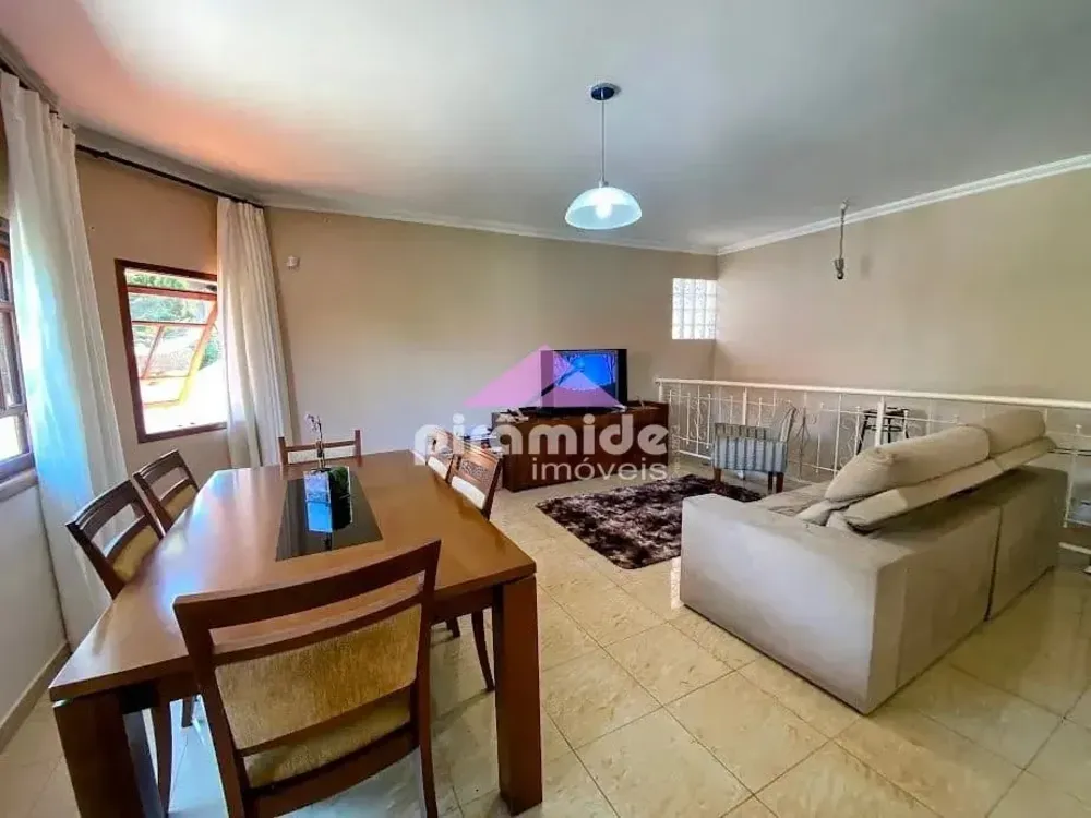 Casa, 4 quartos, 196 m² - Foto 2