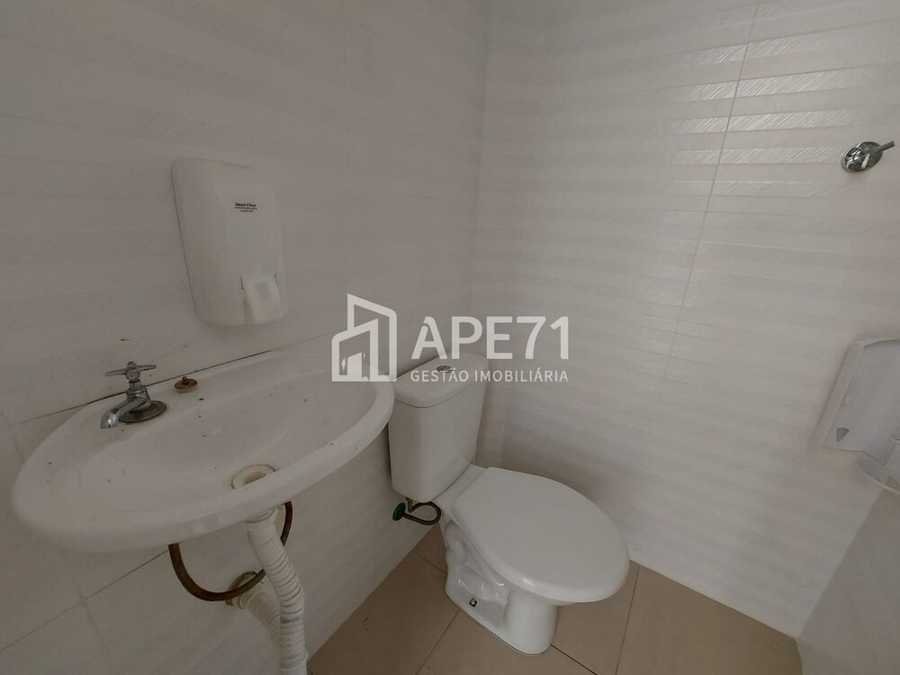 Sobrado à venda e aluguel com 3 quartos, 184m² - Foto 45