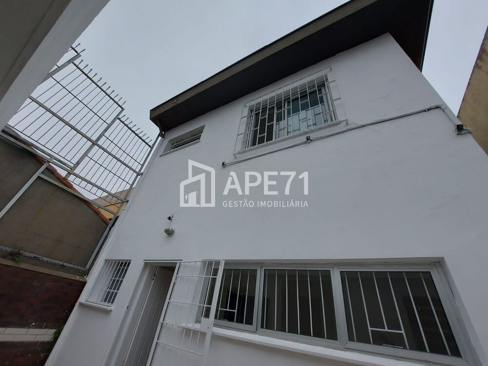 Sobrado à venda e aluguel com 3 quartos, 184m² - Foto 39