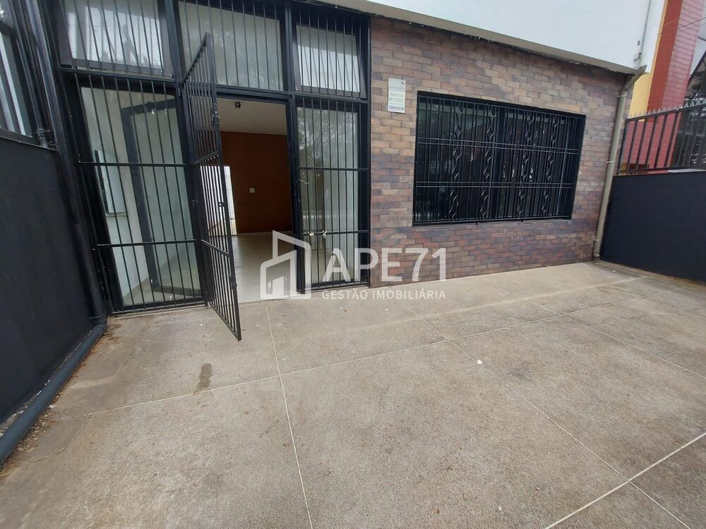 Sobrado à venda e aluguel com 3 quartos, 184m² - Foto 2