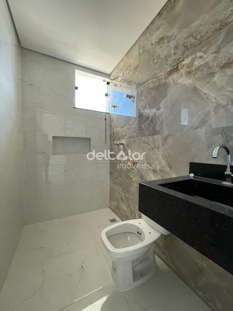 Casa à venda com 3 quartos, 115m² - Foto 2