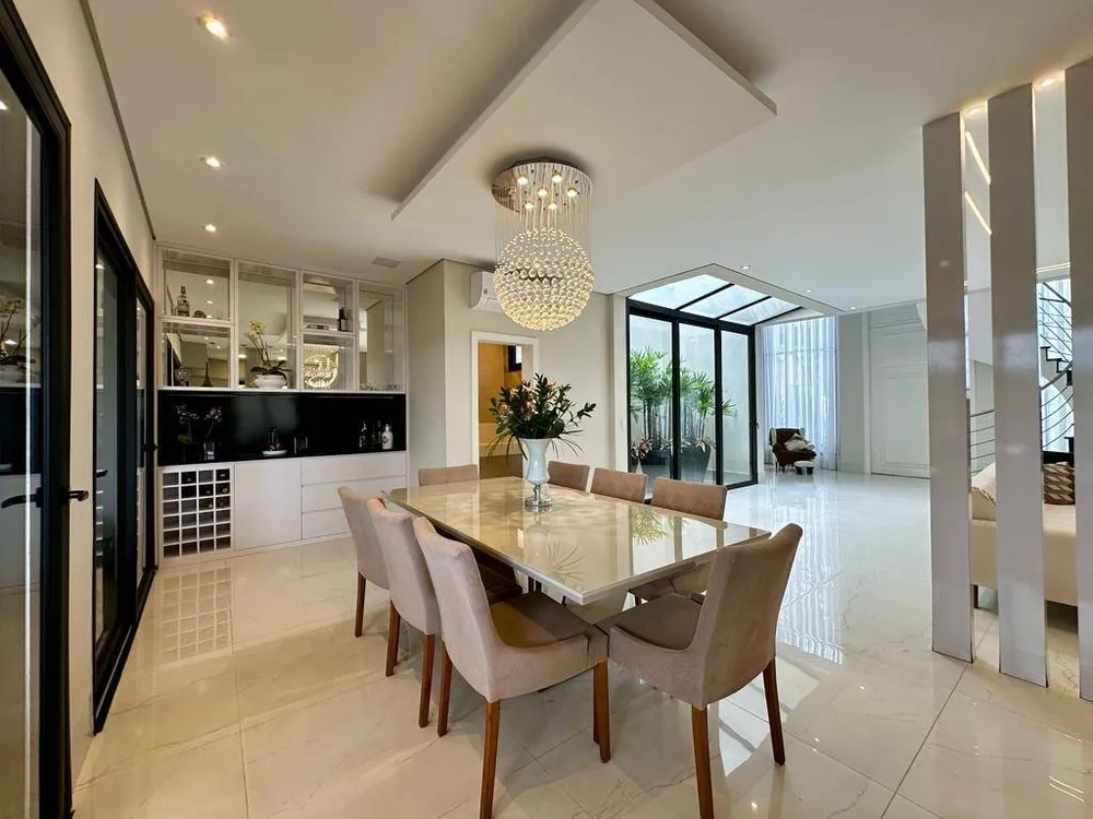 Casa, 3 quartos, 282 m² - Foto 1