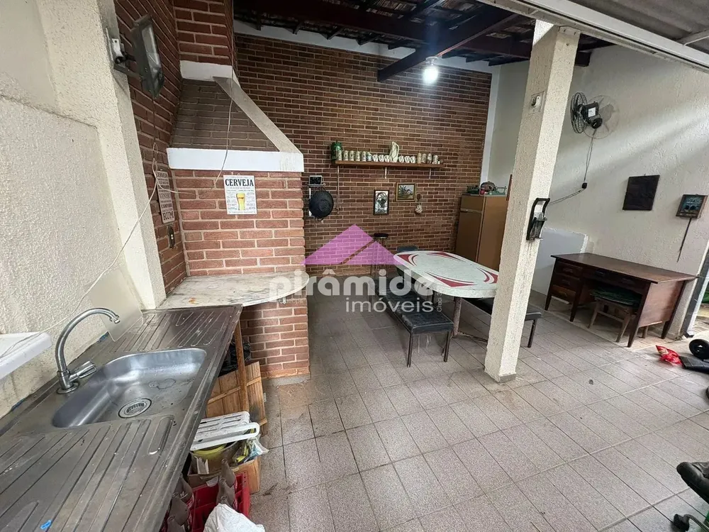 Casa, 3 quartos, 250 m² - Foto 2